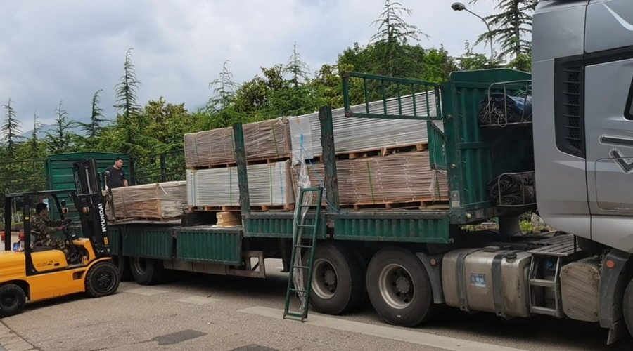 找13米貨車拉貨